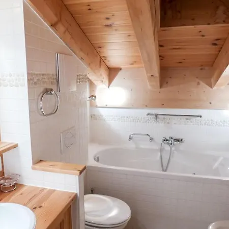 Sleeps 8 Wifi Arveyes