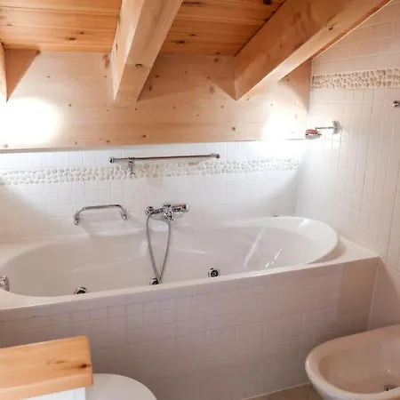 Sleeps 8 Wifi 公寓 Arveyes
